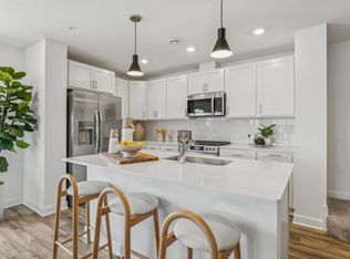 5239 Long Pointe Pass, Woodbury, MN 55129