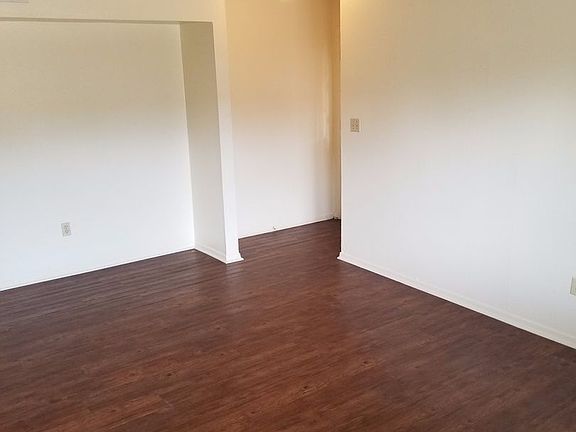 3rd image of 1103A Holik Dr