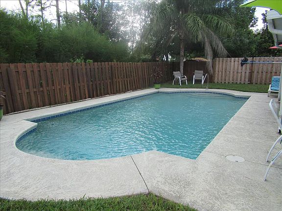 4th image of 8200 Leafcrest Dr
