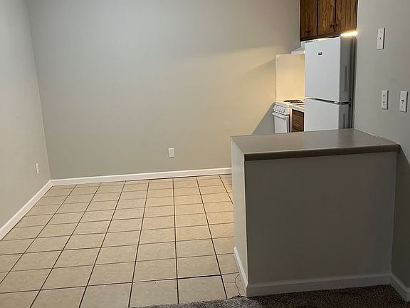 2nd image of 1104 W McCarty St #205