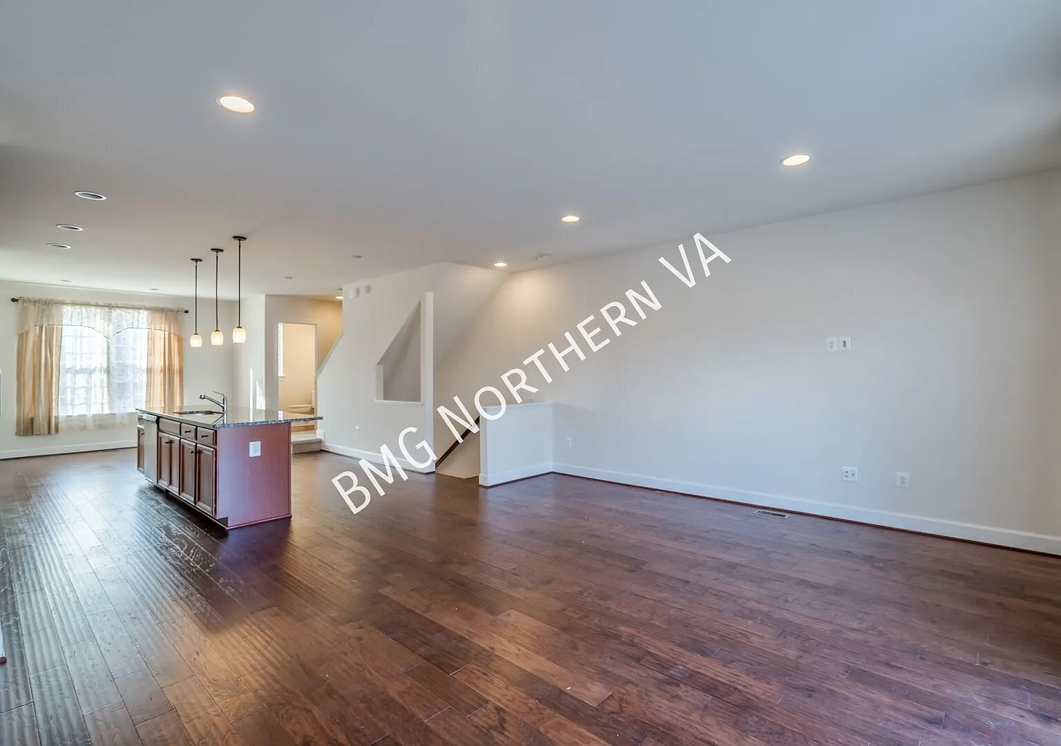 Desirable 2 BR / 3 BA Townhome in Manassas — Photo 3