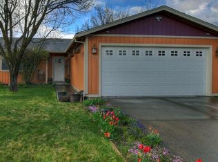 2668 Cummings Ln, Medford, OR