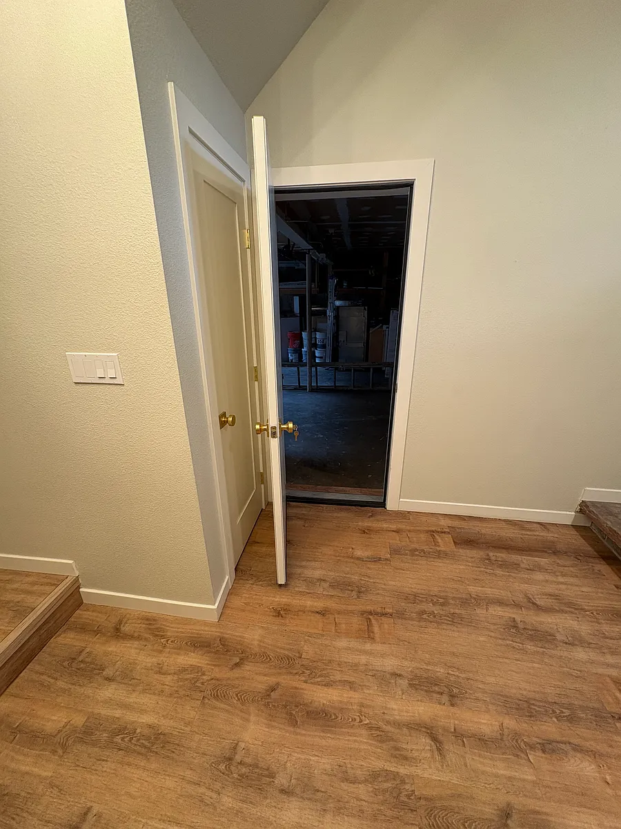 Building Photo - 1629 Timber Ln #1