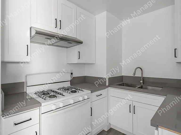1015 Doyle Pl #4 — Photo 5