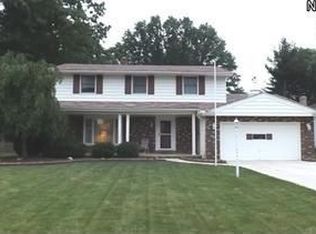 26770 Leenders Ln, North Olmsted, OH