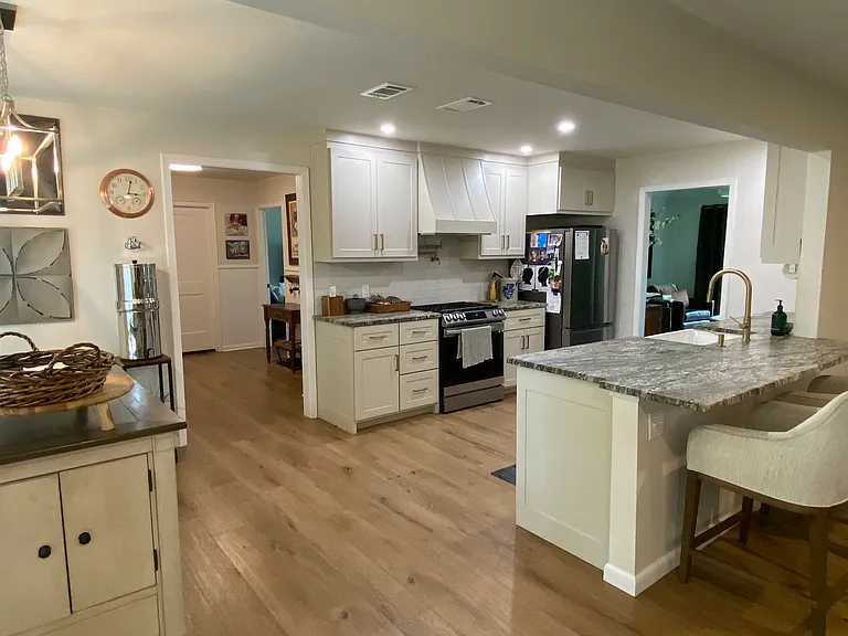8318 Yale Dr — Photo 12