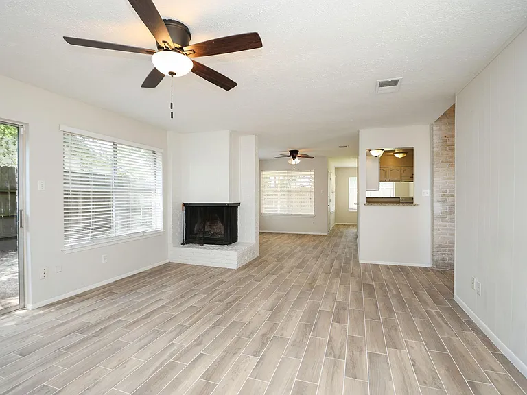22318 Fincastle Dr — Photo 11