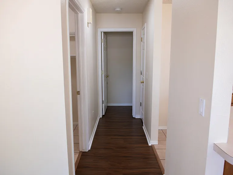 1481 Fredonia St — Photo 12