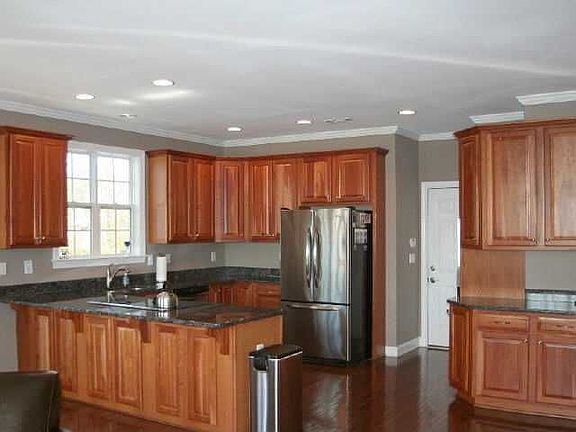 2nd image of 185 Honey Ln