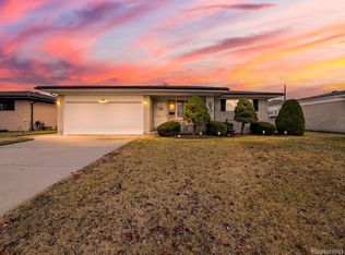 36268 Jeffrey Dr, Sterling Heights, MI