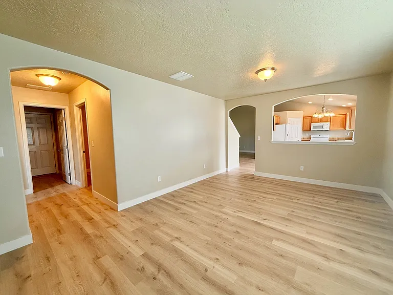 1779 N Veridian Ave — Photo 7