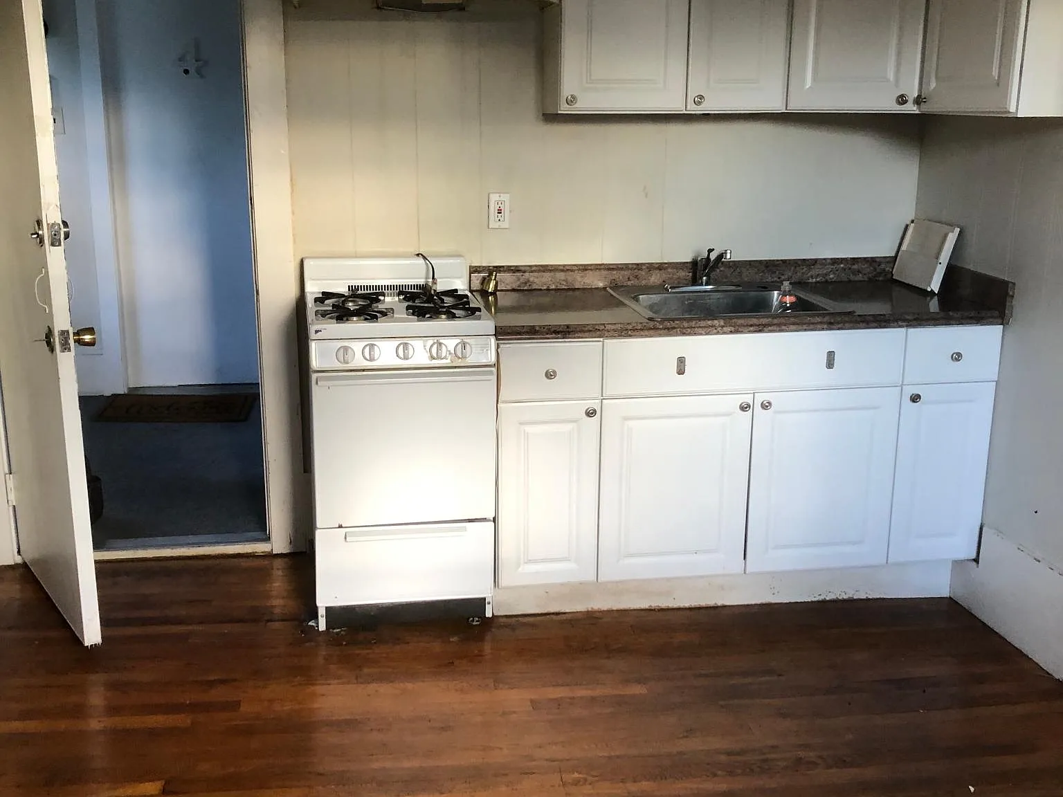 1 bed, 350 sqft, $1,500 — Photo 1