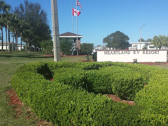 Entrance Heartland RV Resort