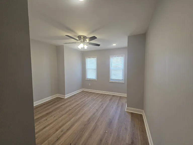 421 N Kenwood Ave — Photo 11