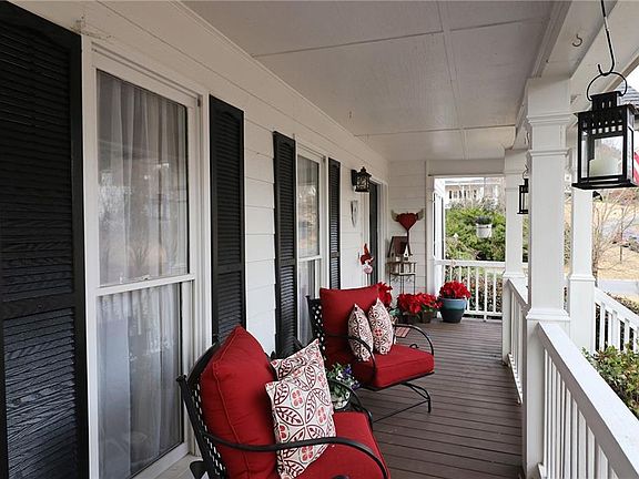 4th image of 19 Mulberry Pl