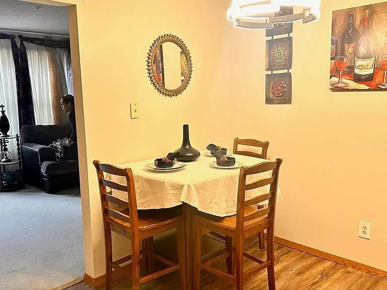 633 S Main Ave #5 — Photo 3