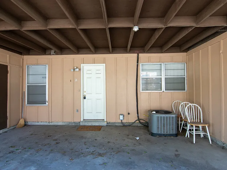 701 Beech St #B — Photo 8