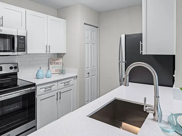 Sabal Palm at Lake Buena Vista Apartment Homes