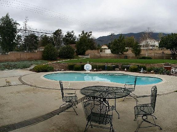 Huge Yard!