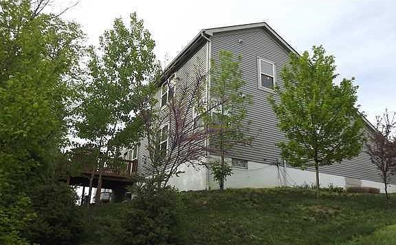 3rd image of 349 Abbotsbury Dr