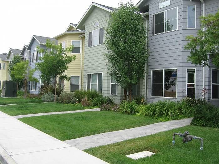 1st image of 1922 Kelly Ave Unit 3