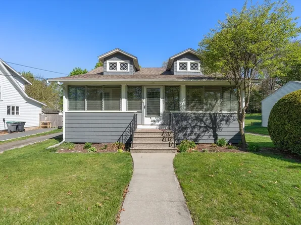 179 Grant Ave, Dedham, MA 02026