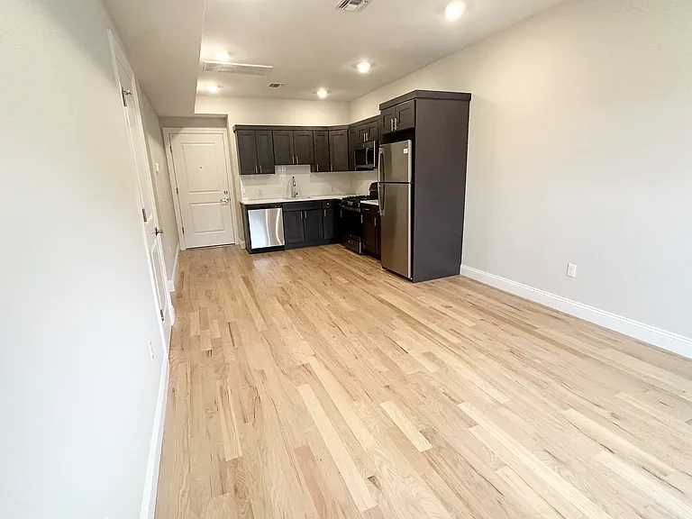 327 Totowa Rd #401 — Photo 8