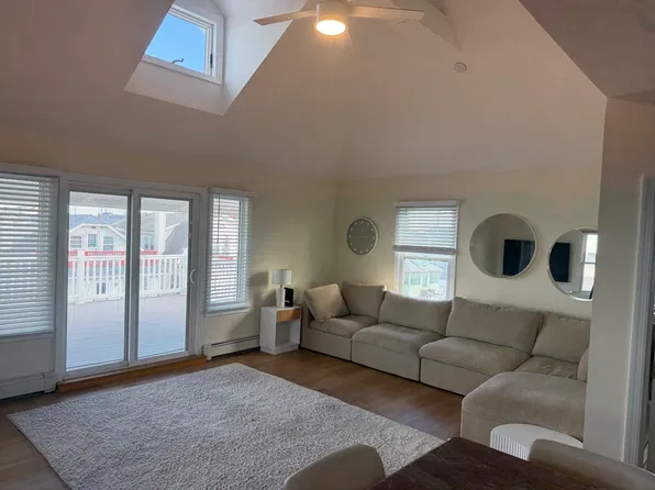 39 Indiana Ave Floor 2, Long Beach, NY 11561