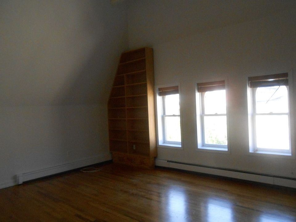 1st image of 404 Washington Ave APT 4R