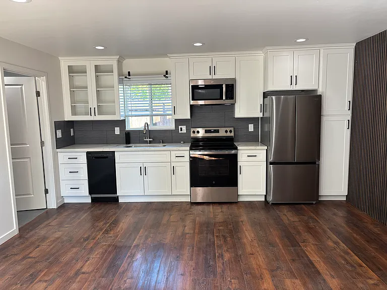 1419 Chestnut St #B — Photo 4