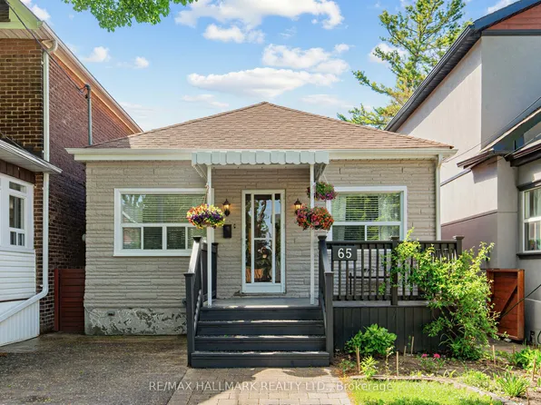 65 Wallington Ave, Toronto, ON M4C 2N2