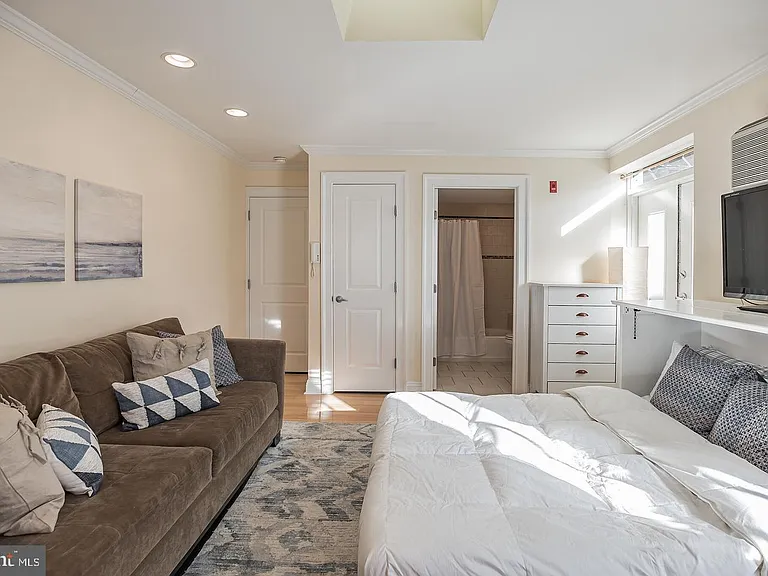 1716 Pine St #5/3R — Photo 17