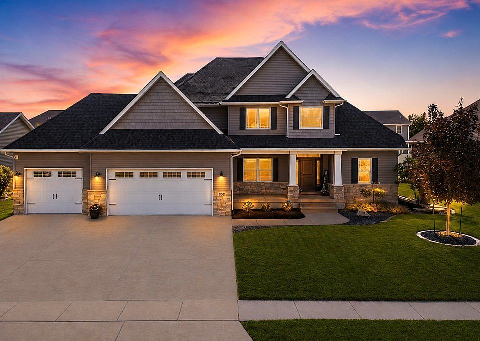 1st image of 852 Stonebridge Cir