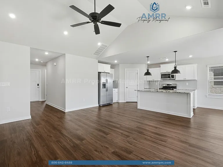 400 Cattleman Ln — Photo 7