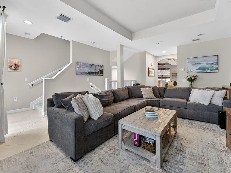11860 Valencia Gardens Ave — Photo 6