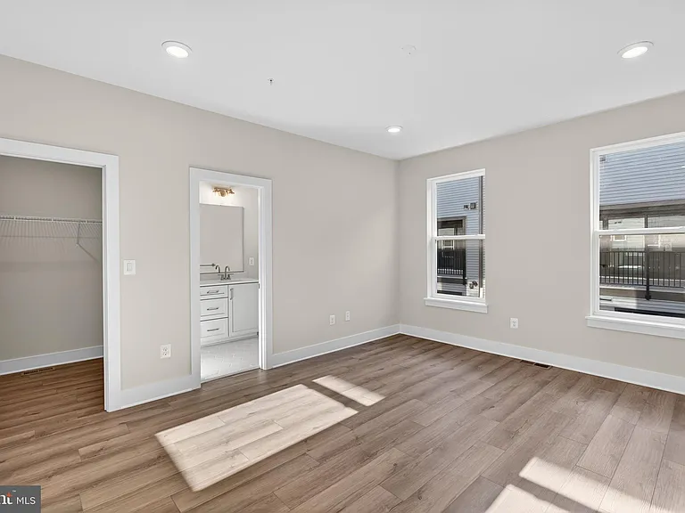 2507 Light St — Photo 31