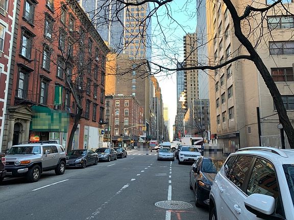 4th image of 304 W 55th St #3J
