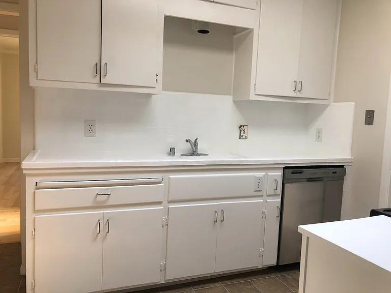 585 Bryan Ave — Photo 8