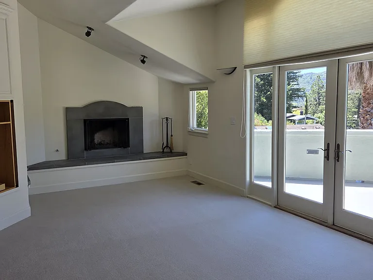 4 Meyer Pl — Photo 2
