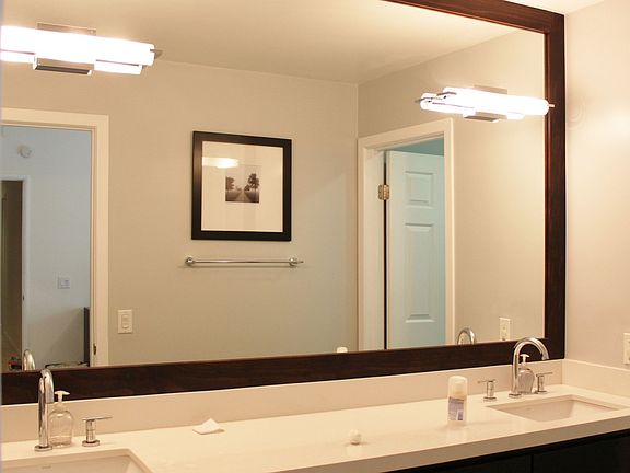 5th image of 2417 34th St Unit 19