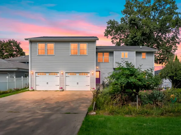 1713 Lakeview Dr, Portage, MI 49002
