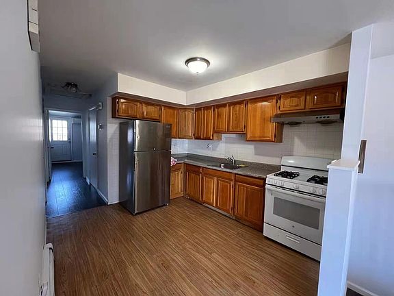 4th image of 362 Van Pelt Ave Floor 2