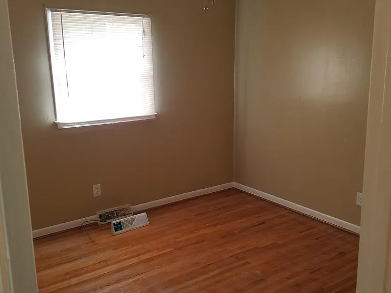 1144 Centre Pkwy — Photo 11