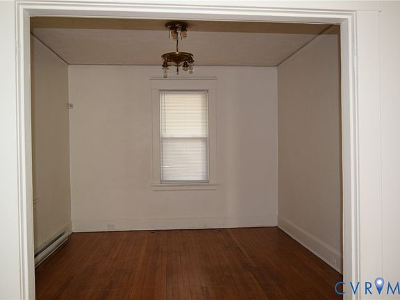 4th image of 301 W 30th St