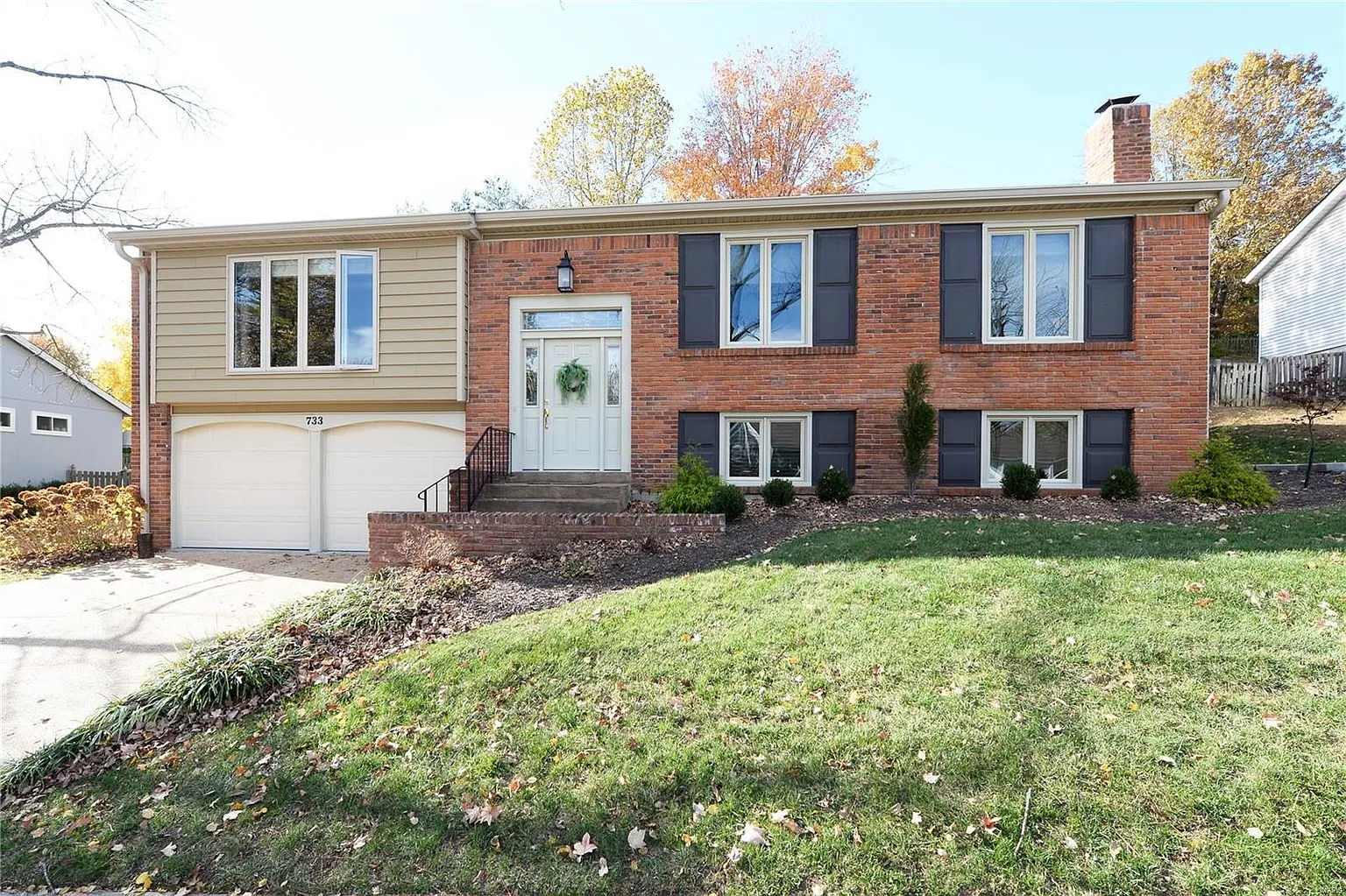 733 Country Heights Ct photo 1