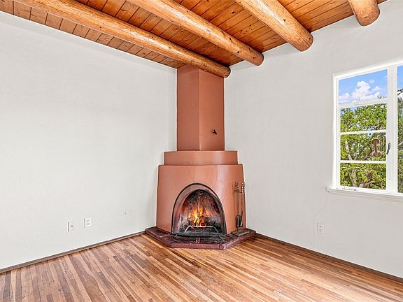 4th image of 105 E Alicante Rd
