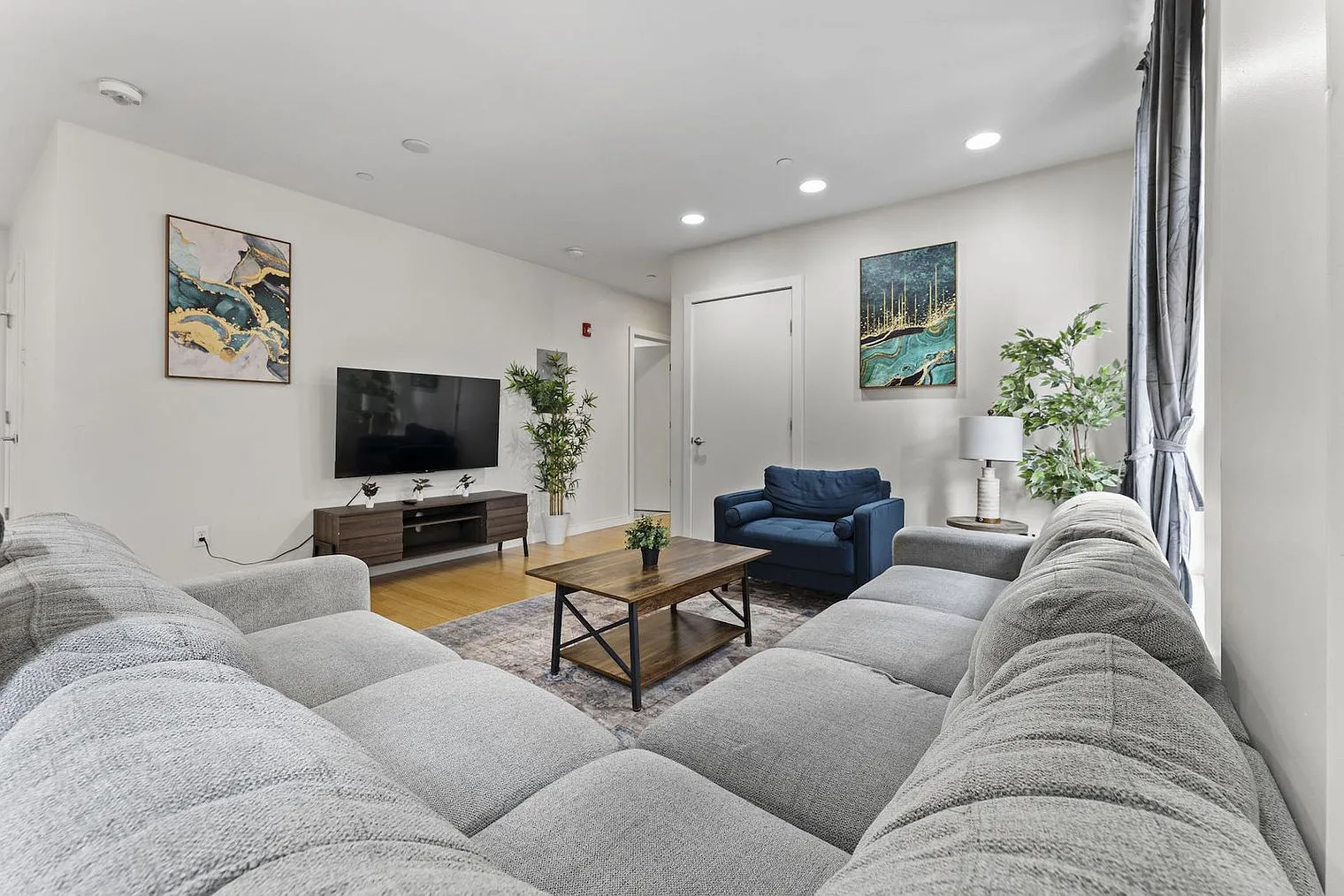 2 bed, 1.0 bath, 1151 sqft, $3,390 — Photo 1
