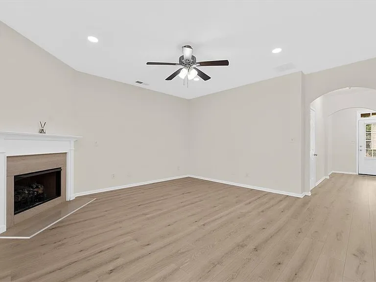 318 Knelston Oak Dr — Photo 10