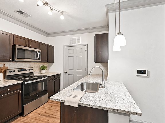 2nd image of 601 Nail Rd #206