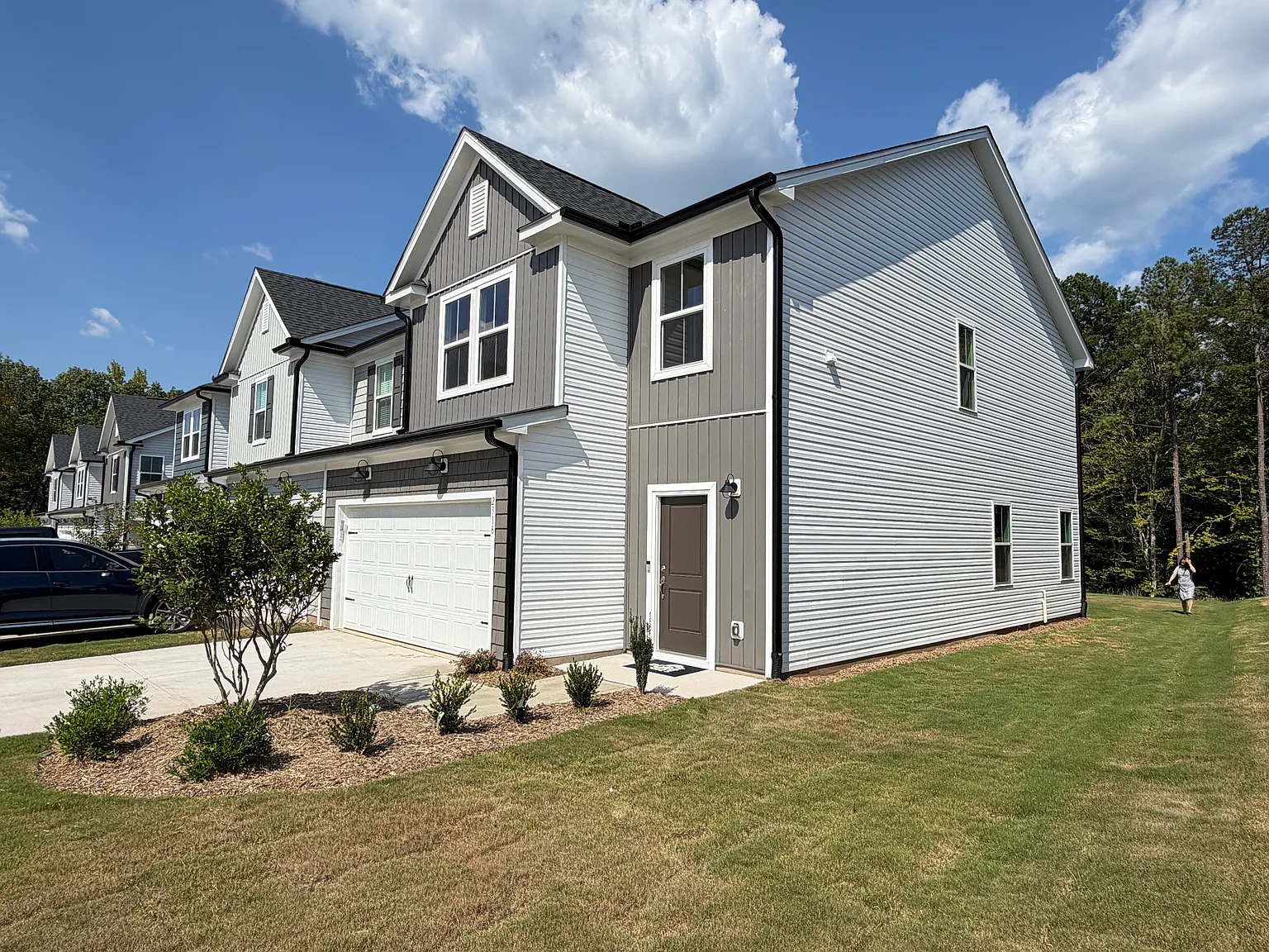 3 bed, 2.5 bath, 1865 sqft, $2,175 — Photo 2